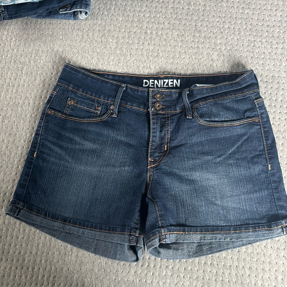 Denizen Levi’s Jean shorts size 4